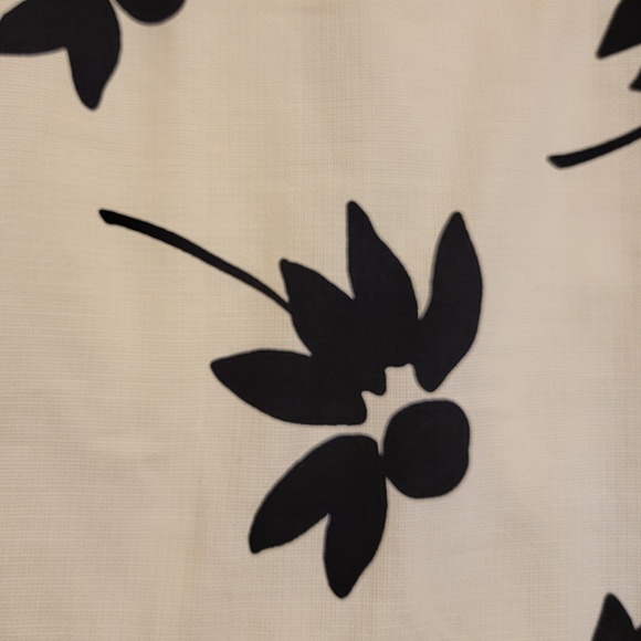 J Crew Pencil Skirt Size 00P Petite White Black Floral Print Textured Cotton - Picture 5 of 7